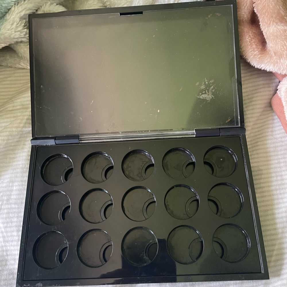 Mac eyeshadow palette